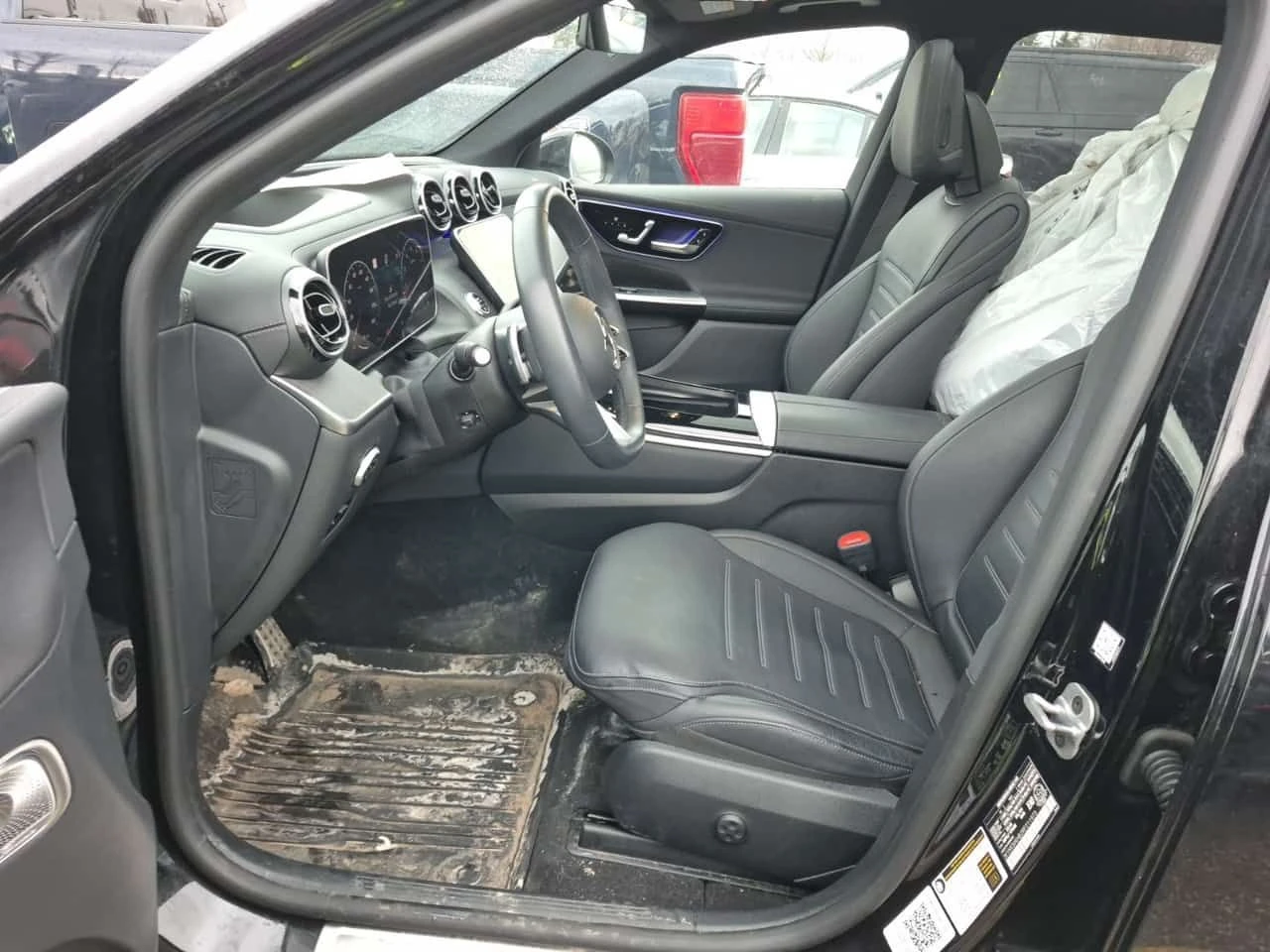 Mercedes-Benz GLC 300 * Един собственик * Без инциденти * CARFAX * , снимка 8 - Автомобили и джипове - 53878557