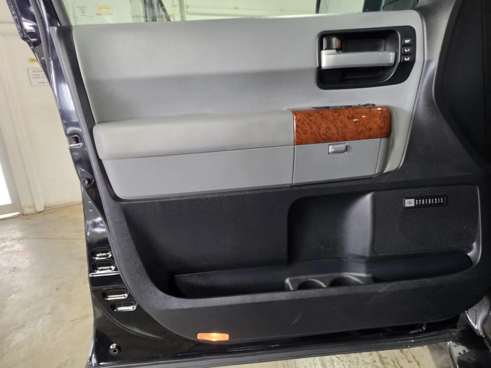 Toyota Sequoia PLATINUM* �������* JBL* ������* PANO*  | Mobile.bg � ����������� 9