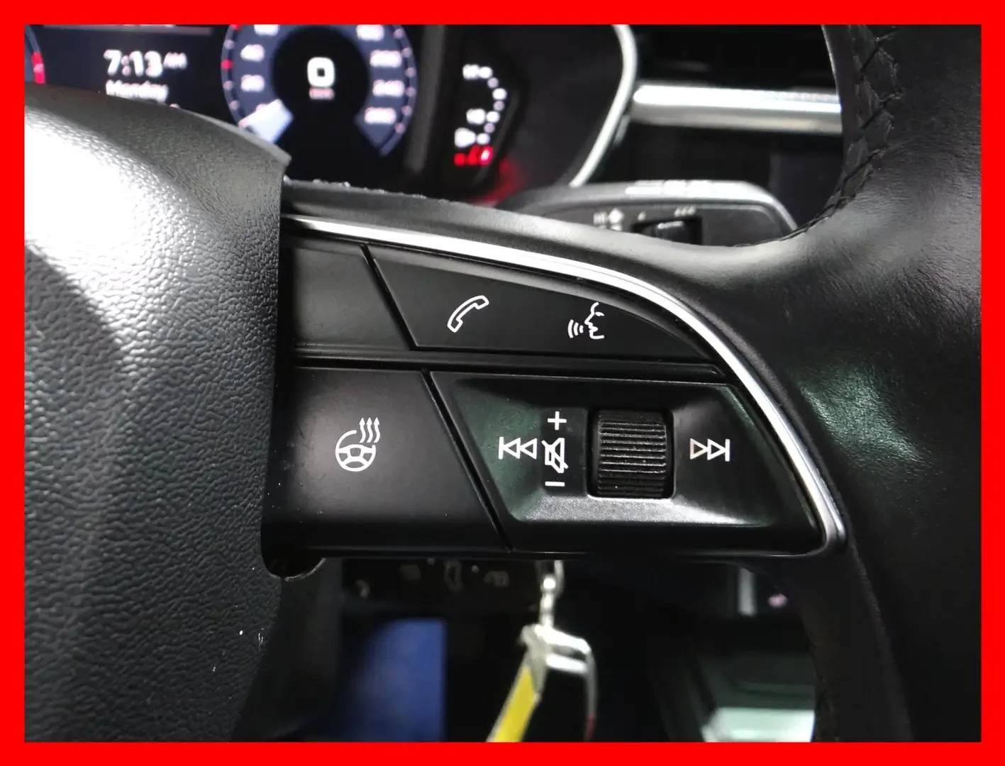 Audi Q3 KOMFORT / QUATTRO / CARPLAY / ПОДГРЕВИ, снимка 17 - Автомобили и джипове - 54424689
