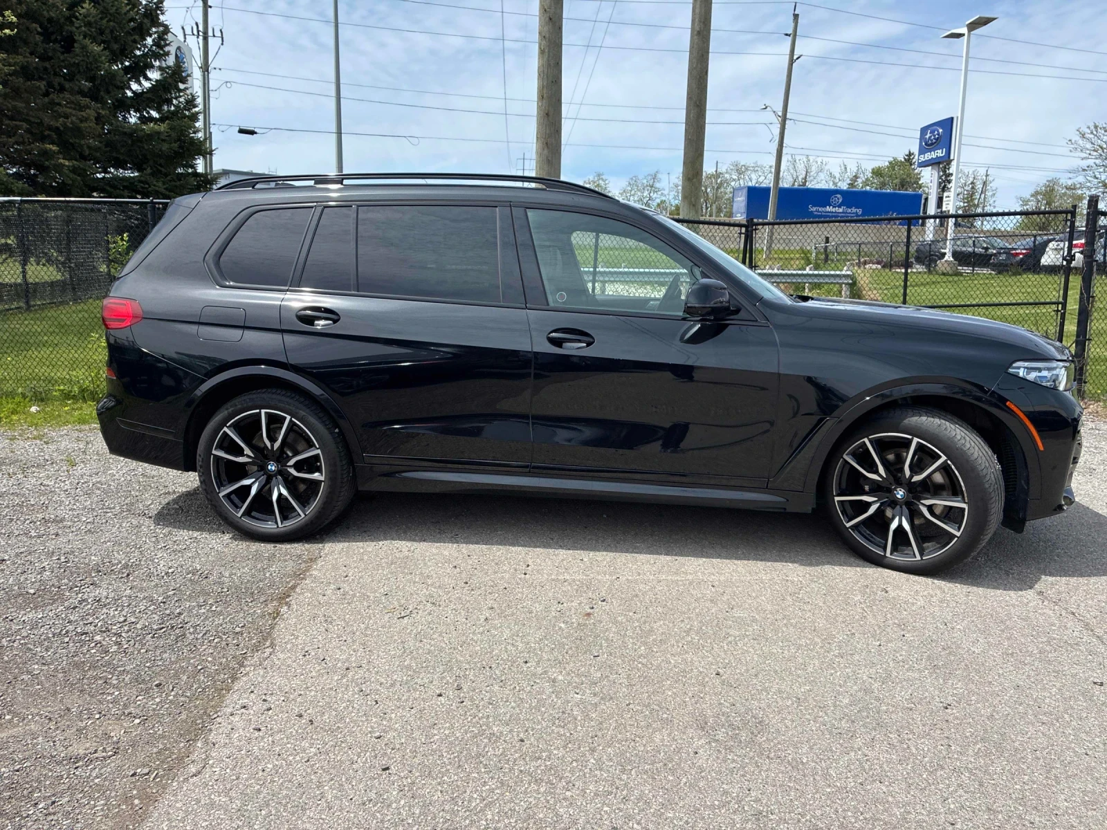 BMW X7 ОБДУХВАНЕ * SKY LOUNGE * SWAROVSKI * HARMAN KARDON, снимка 3 - Автомобили и джипове - 54779032