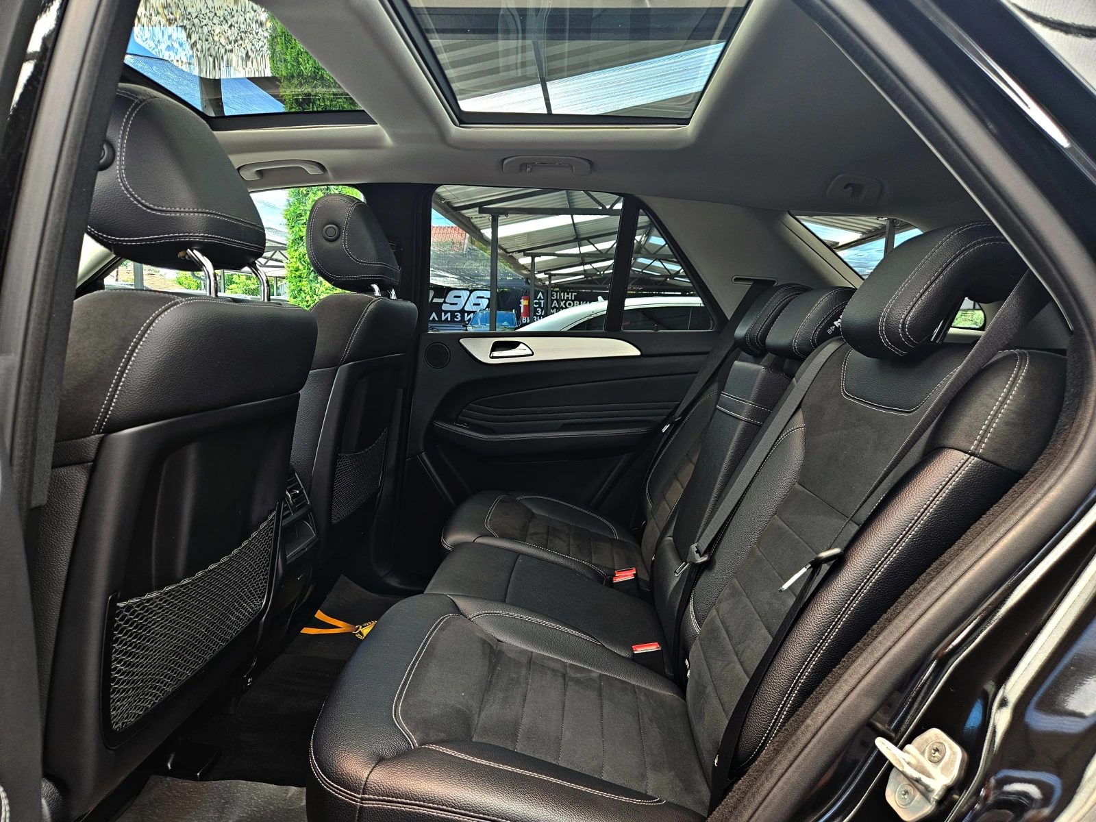 Mercedes-Benz ML 350 AMG/ТЕЛЕВИЗИЯ/CAMERA/ПОДГРЕВ/АМБИЕНТ/BLIND SPOT/LI, снимка 16 - Автомобили и джипове - 54944041
