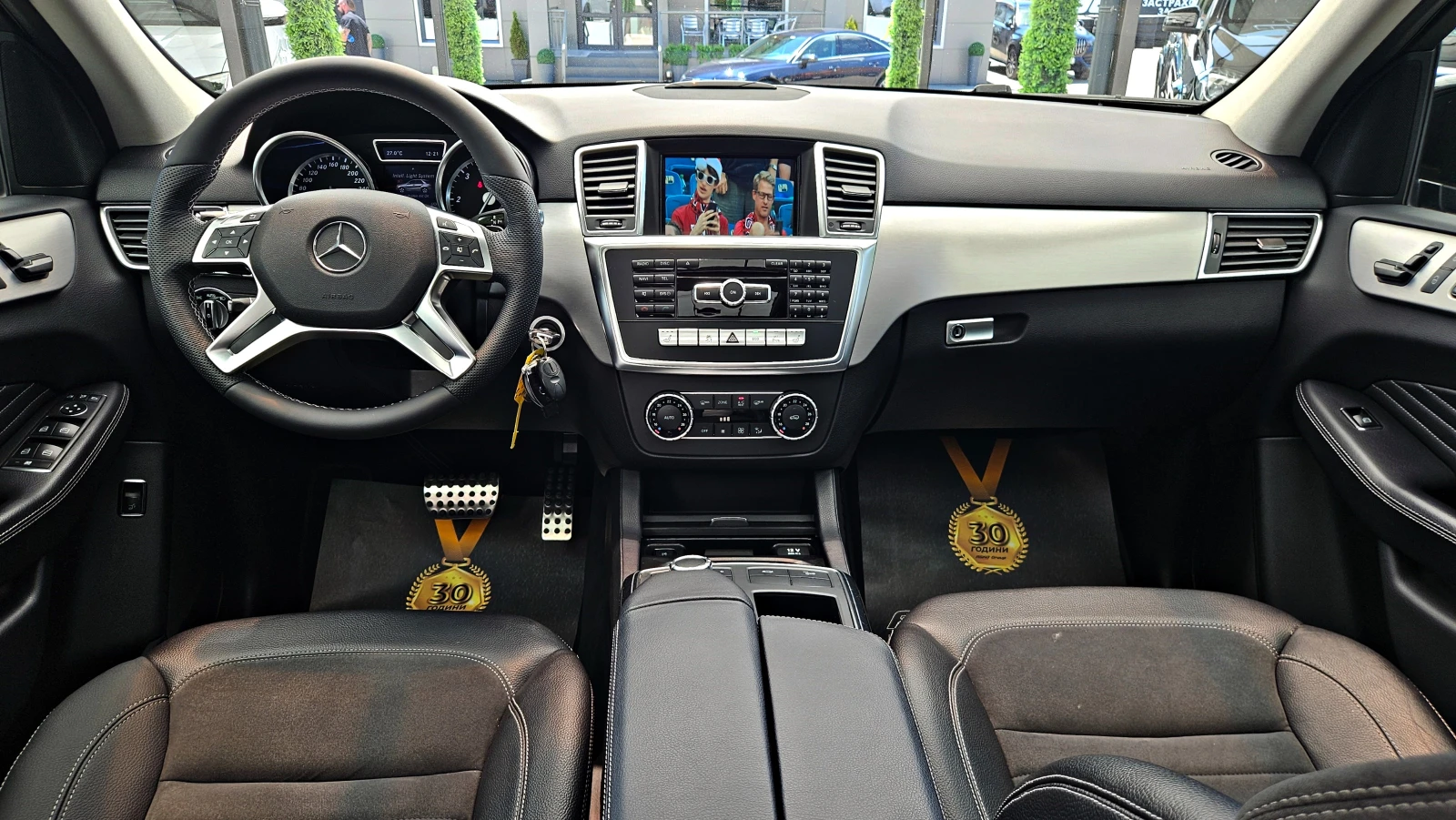 Mercedes-Benz ML 350 AMG/ТЕЛЕВИЗИЯ/CAMERA/ПОДГРЕВ/АМБИЕНТ/BLIND SPOT/LI, снимка 9 - Автомобили и джипове - 54944041