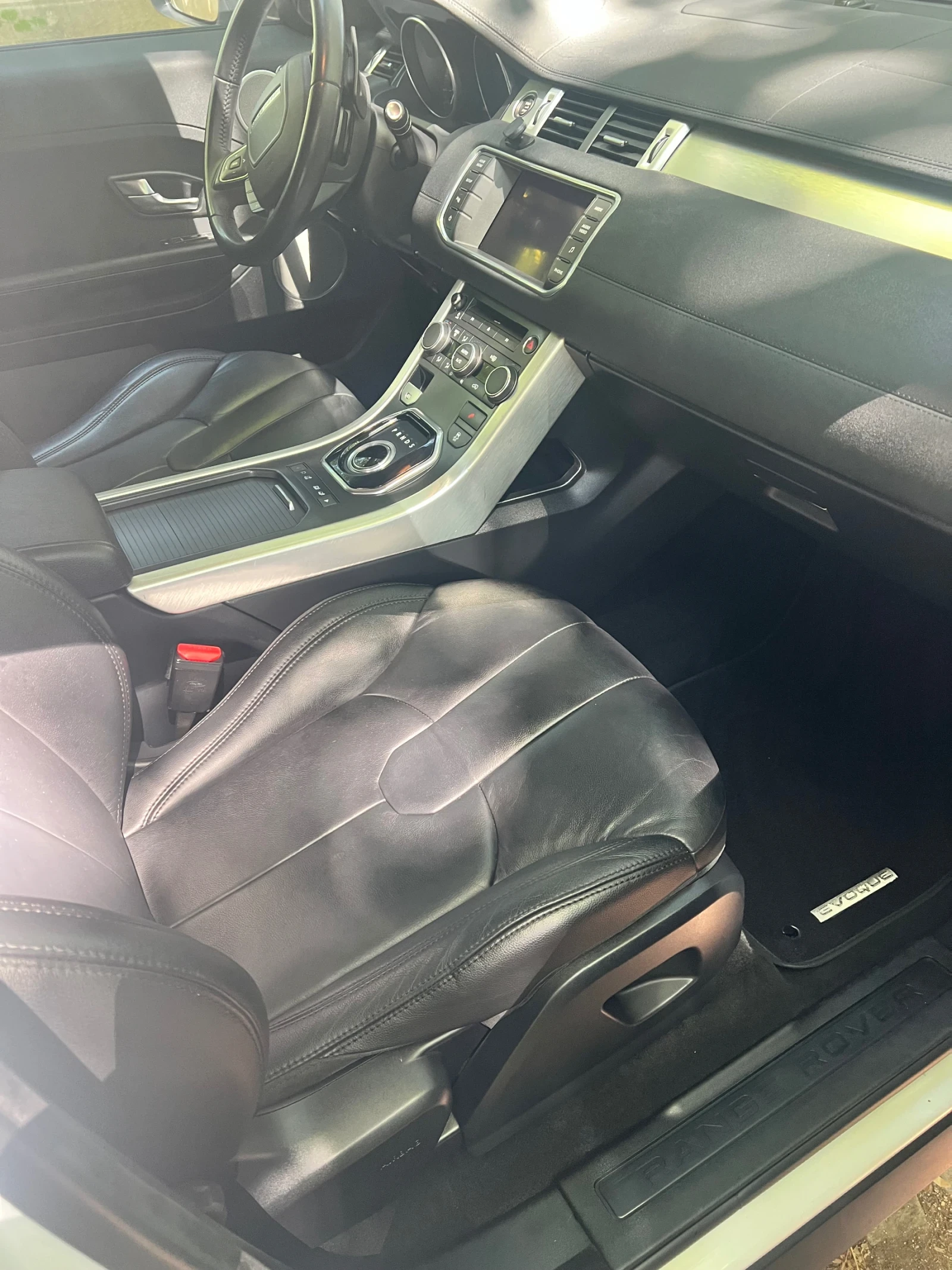 Land Rover Range Rover Evoque 2.2TD4 150PS Automatic-първи собственик, снимка 14 - Автомобили и джипове - 55796400