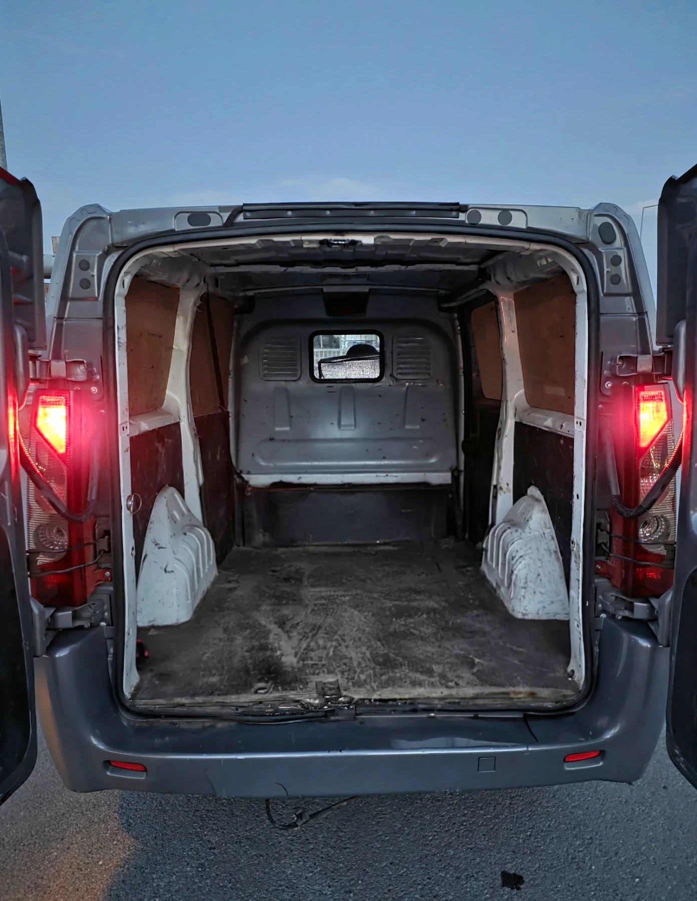Citroen Jumpy 2.0Hdi 6 скорости/климатик , снимка 17 - Бусове и автобуси - 55719337