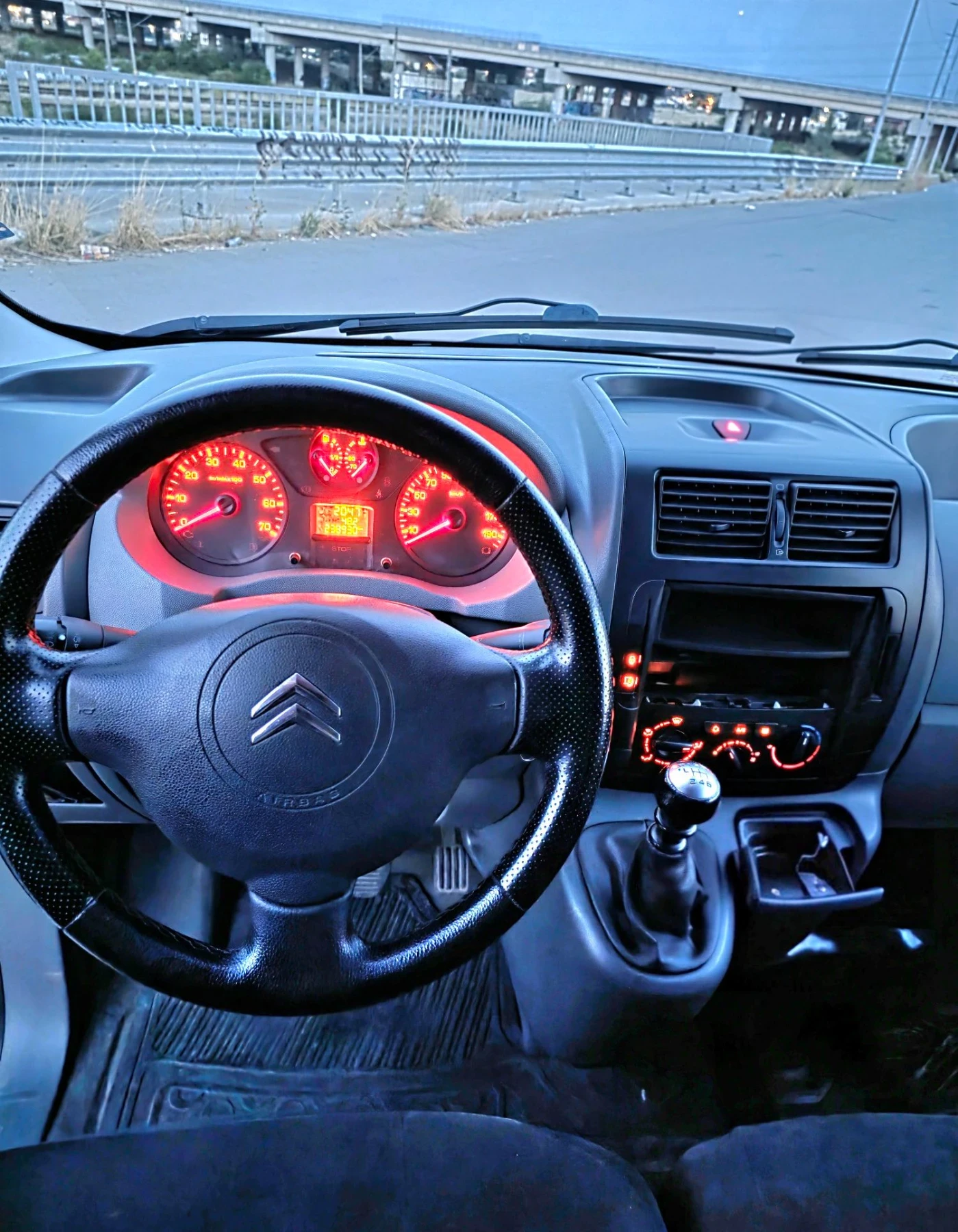 Citroen Jumpy 2.0Hdi 6 скорости/климатик , снимка 12 - Бусове и автобуси - 55719337