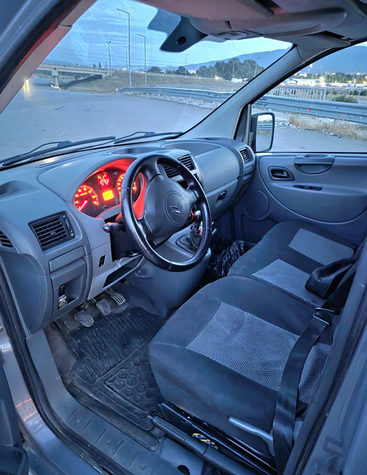 Citroen Jumpy 2.0Hdi 6 скорости/климатик , снимка 11 - Бусове и автобуси - 55719337