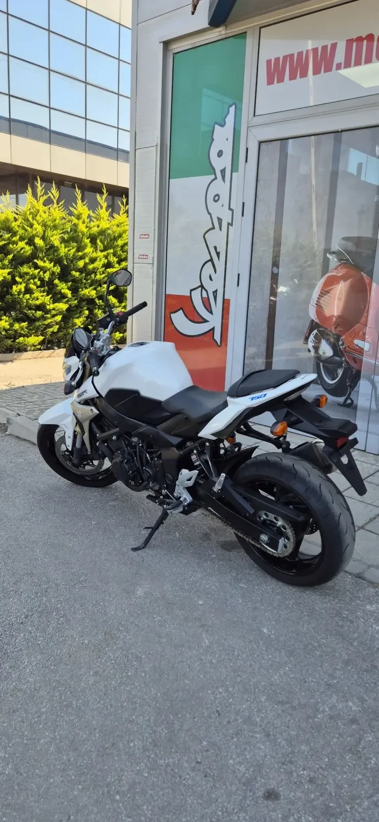 Suzuki Gsr Gsr 750 - изображение 2