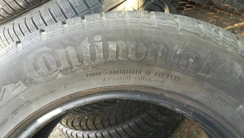 Гуми Зимни 235/65R17, снимка 4 - Гуми и джанти - 26754747