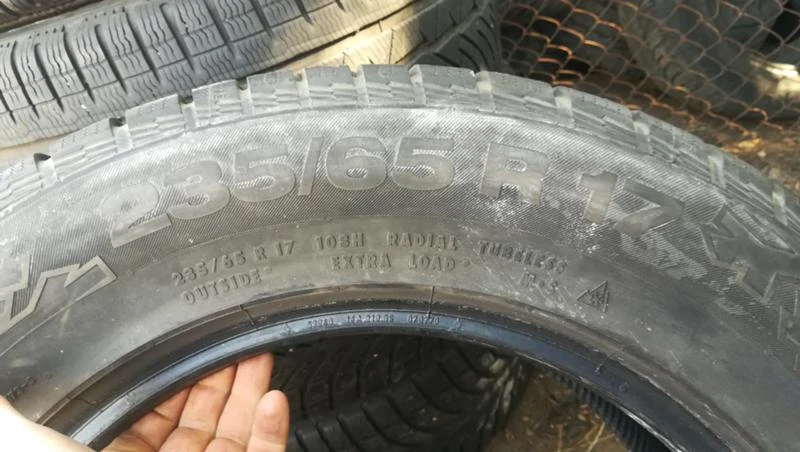 Гуми Зимни 235/65R17, снимка 6 - Гуми и джанти - 26754747