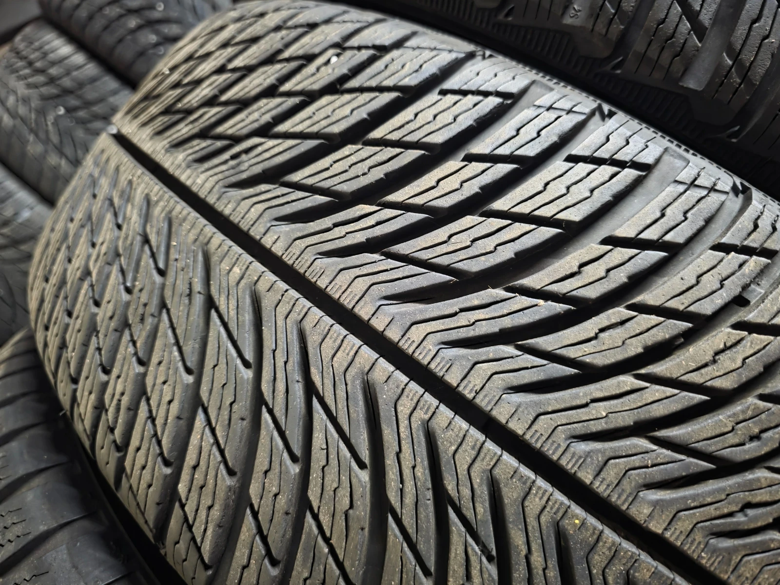 ���� 225/60R18 | Mobile.bg � ����������� 2