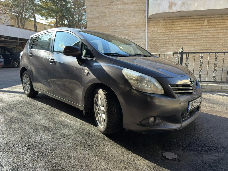 Toyota Verso 2.2* Dcat, снимка 4 - Автомобили и джипове - 49099085