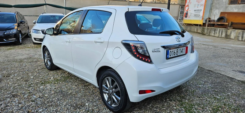 Toyota Yaris 1, 4D-4D* 90кс* 2014г* 4 ВРАТИ* НАВИГАЦИЯ* ПЕРФЕКТ, снимка 6 - Автомобили и джипове - 49152454