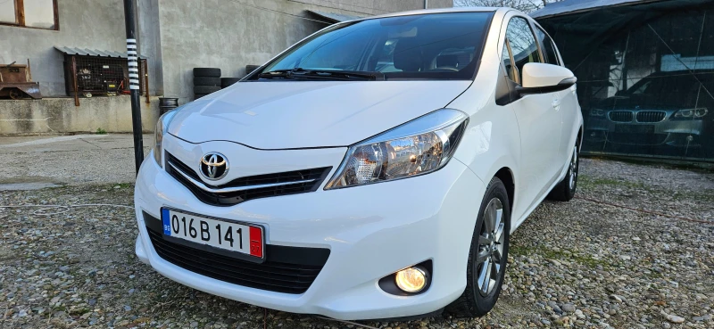 Toyota Yaris 1, 4D-4D* 90кс* 2014г* 4 ВРАТИ* НАВИГАЦИЯ* ПЕРФЕКТ, снимка 1 - Автомобили и джипове - 49152454