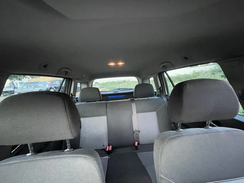 Opel Astra 1.7 cdti, снимка 17 - Автомобили и джипове - 52658200