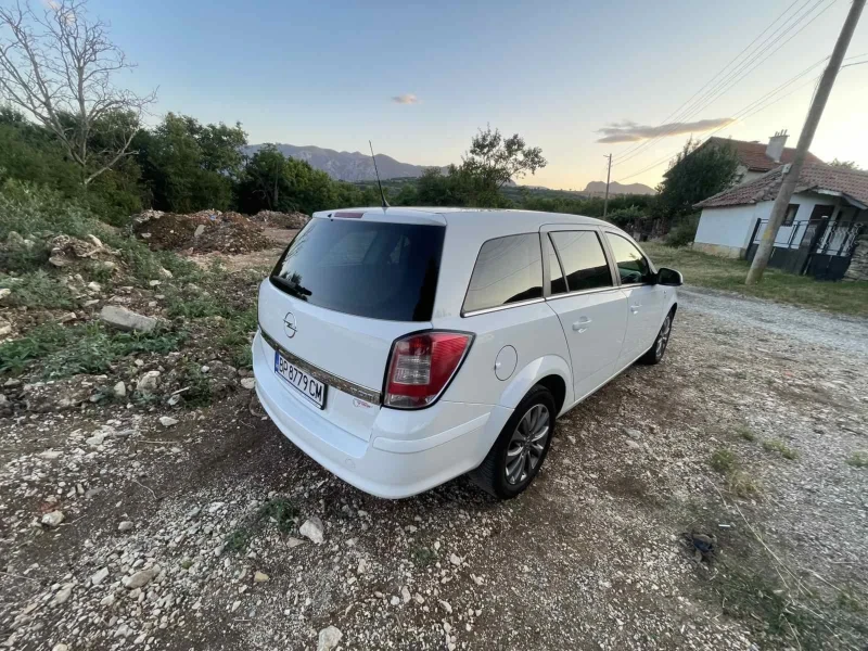 Opel Astra 1.7 cdti, снимка 14 - Автомобили и джипове - 52658200