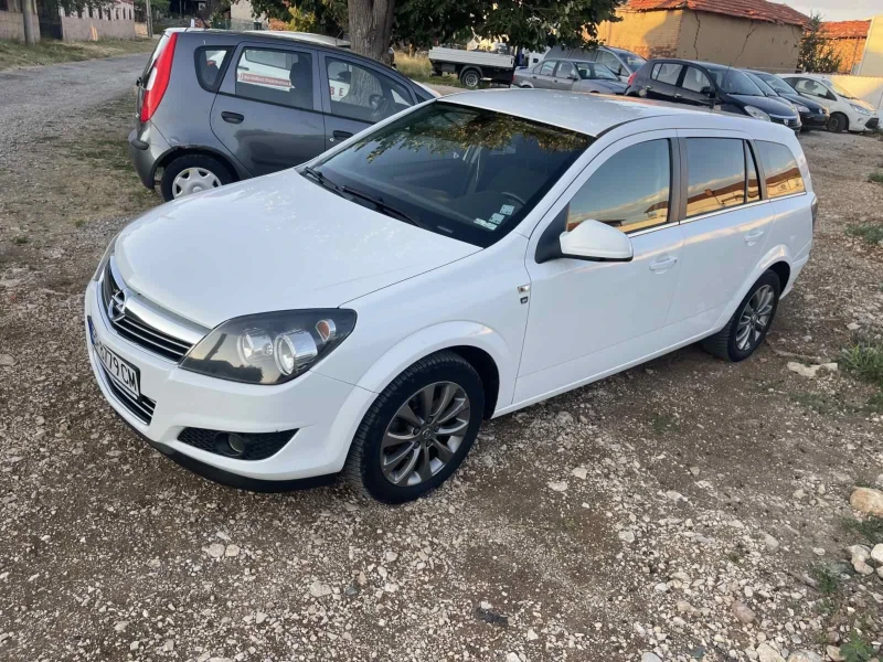 Opel Astra 1.7 cdti, снимка 4 - Автомобили и джипове - 52658200