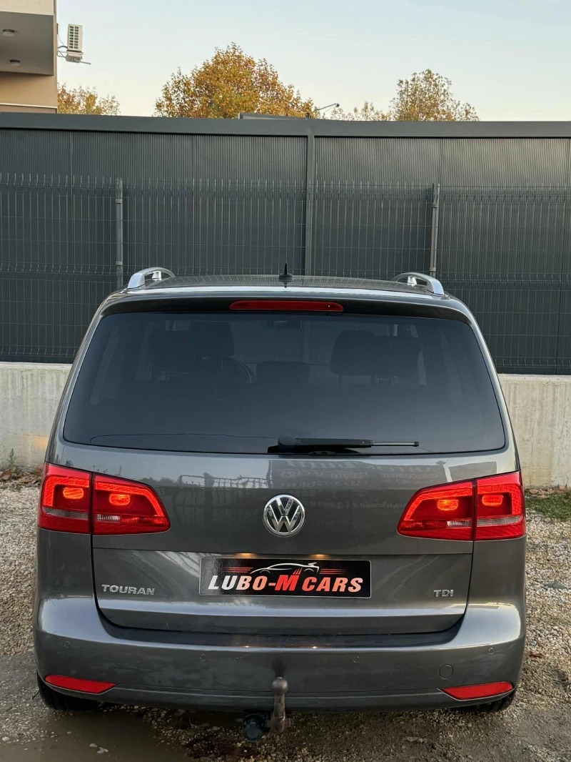 VW Touran 1.6TDI* 105* ТОП СЪСТОЯНИЕ* , снимка 7 - Автомобили и джипове - 52406518