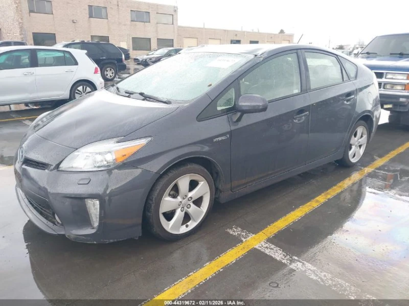 Toyota Prius 1.8l Five, снимка 2 - Автомобили и джипове - 53520458