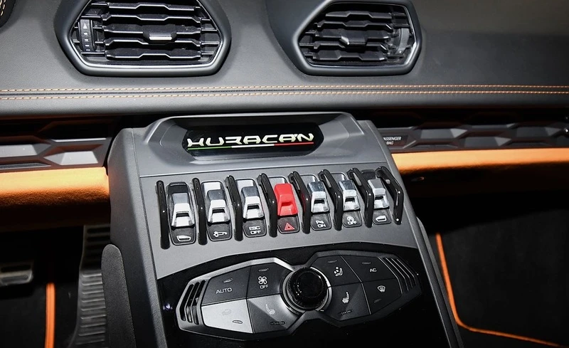 Lamborghini Huracan LP 610-4, снимка 11 - Автомобили и джипове - 53927699