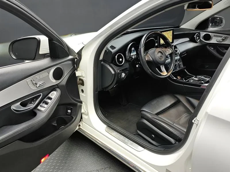 Mercedes-Benz C 220 4MATIC, снимка 11 - Автомобили и джипове - 54282254