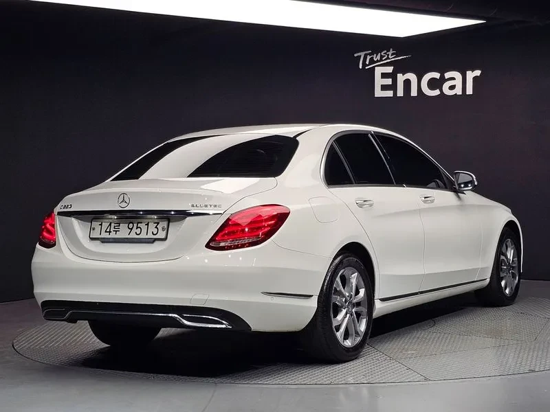 Mercedes-Benz C 220 4MATIC, снимка 2 - Автомобили и джипове - 54282254