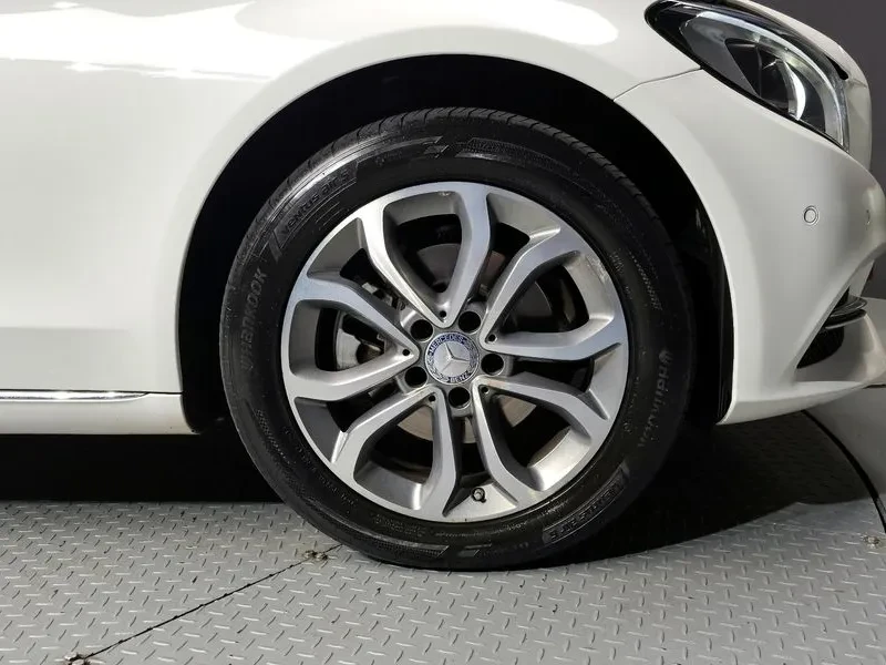 Mercedes-Benz C 220 4MATIC, снимка 5 - Автомобили и джипове - 54282254