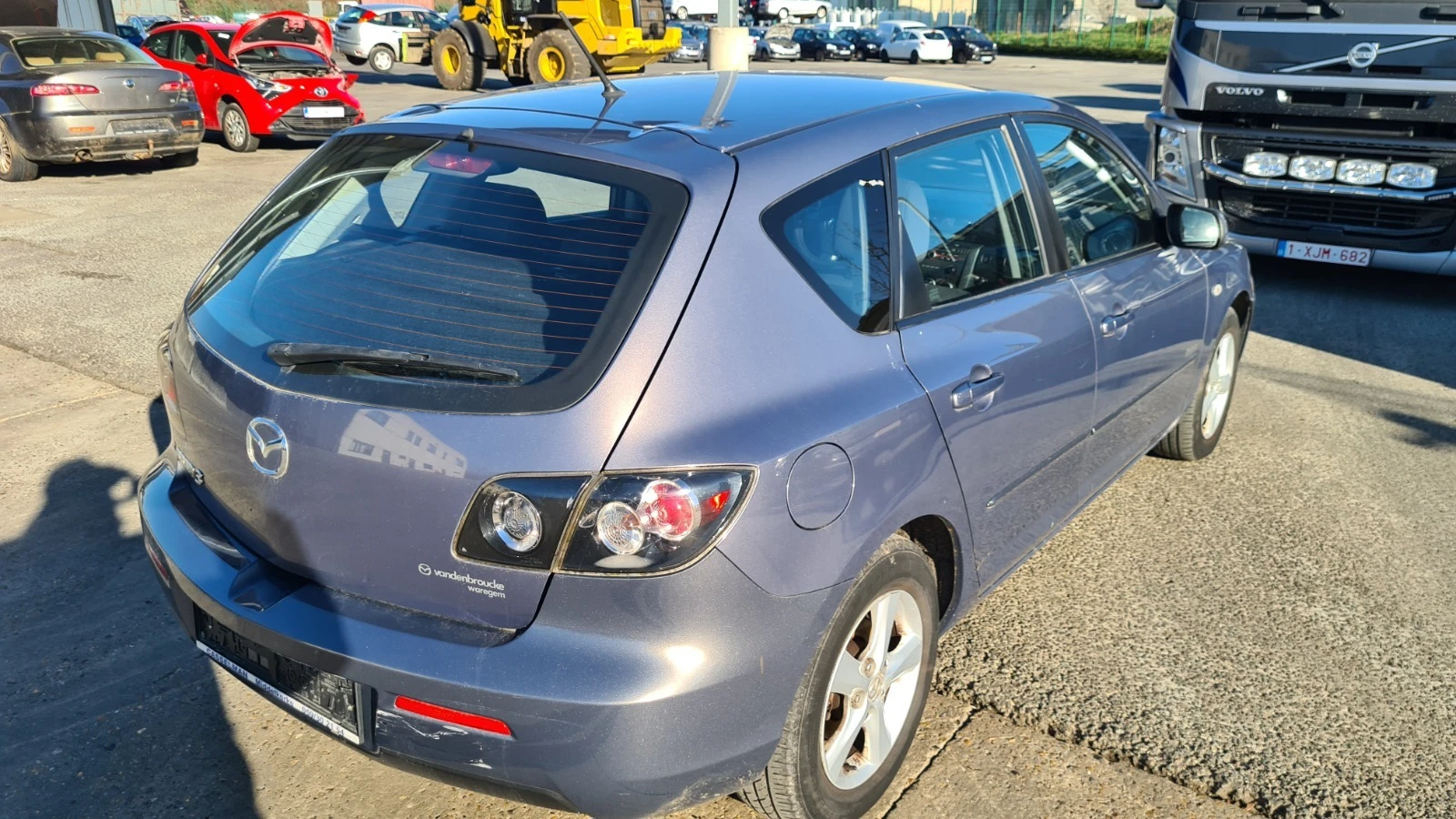 Mazda 3 1.6 TD - изображение 10