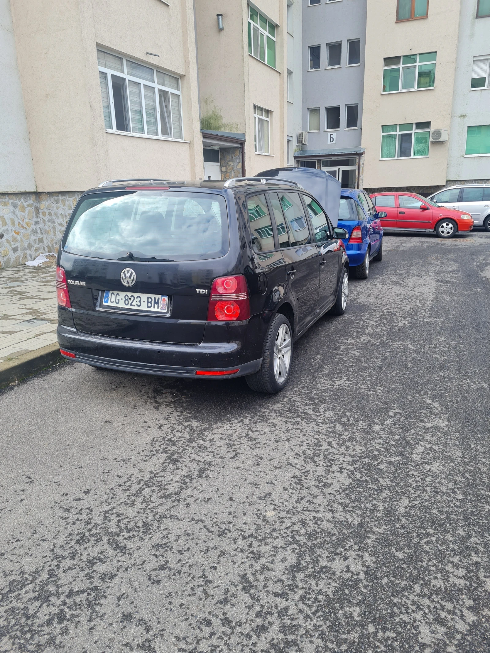 VW Touran 1.9TDI Автомат  - изображение 3