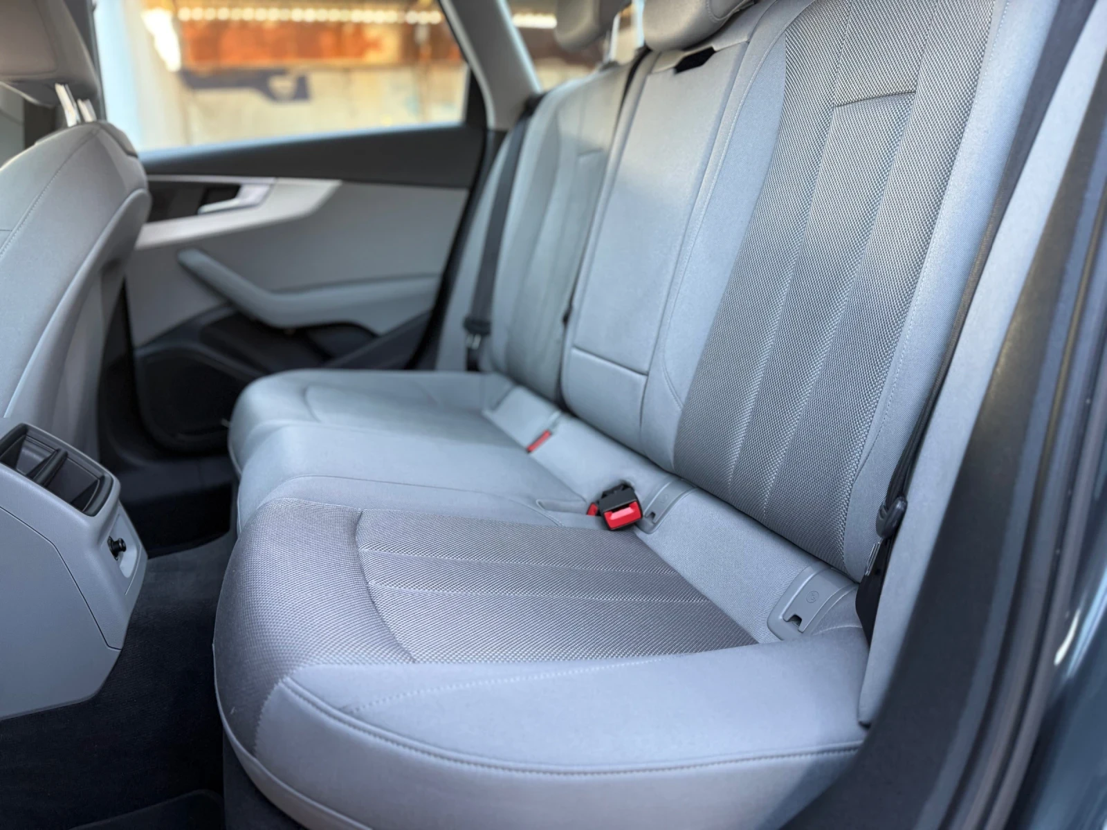 Audi A4 40TDI 190ps. QUATTRO, СОБСТВЕН ЛИЗИНГ/БАРТЕР - изображение 9