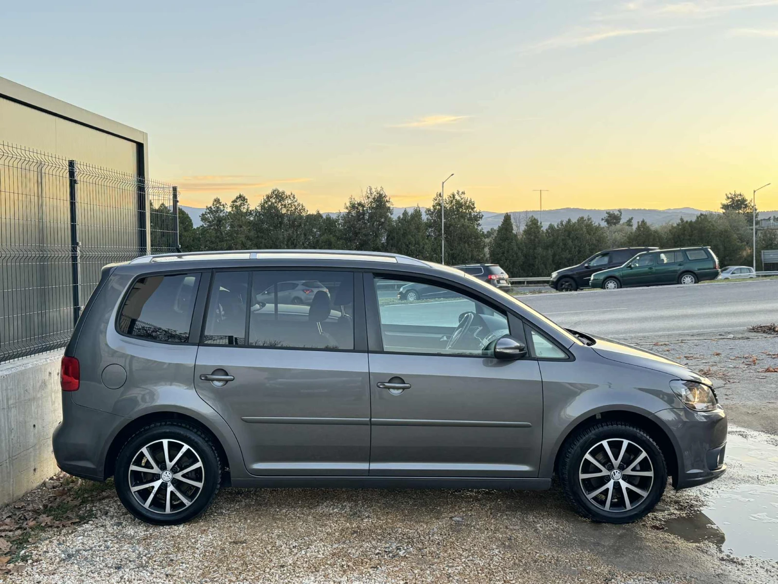 VW Touran 1.6TDI* 105* ТОП СЪСТОЯНИЕ*  - изображение 4