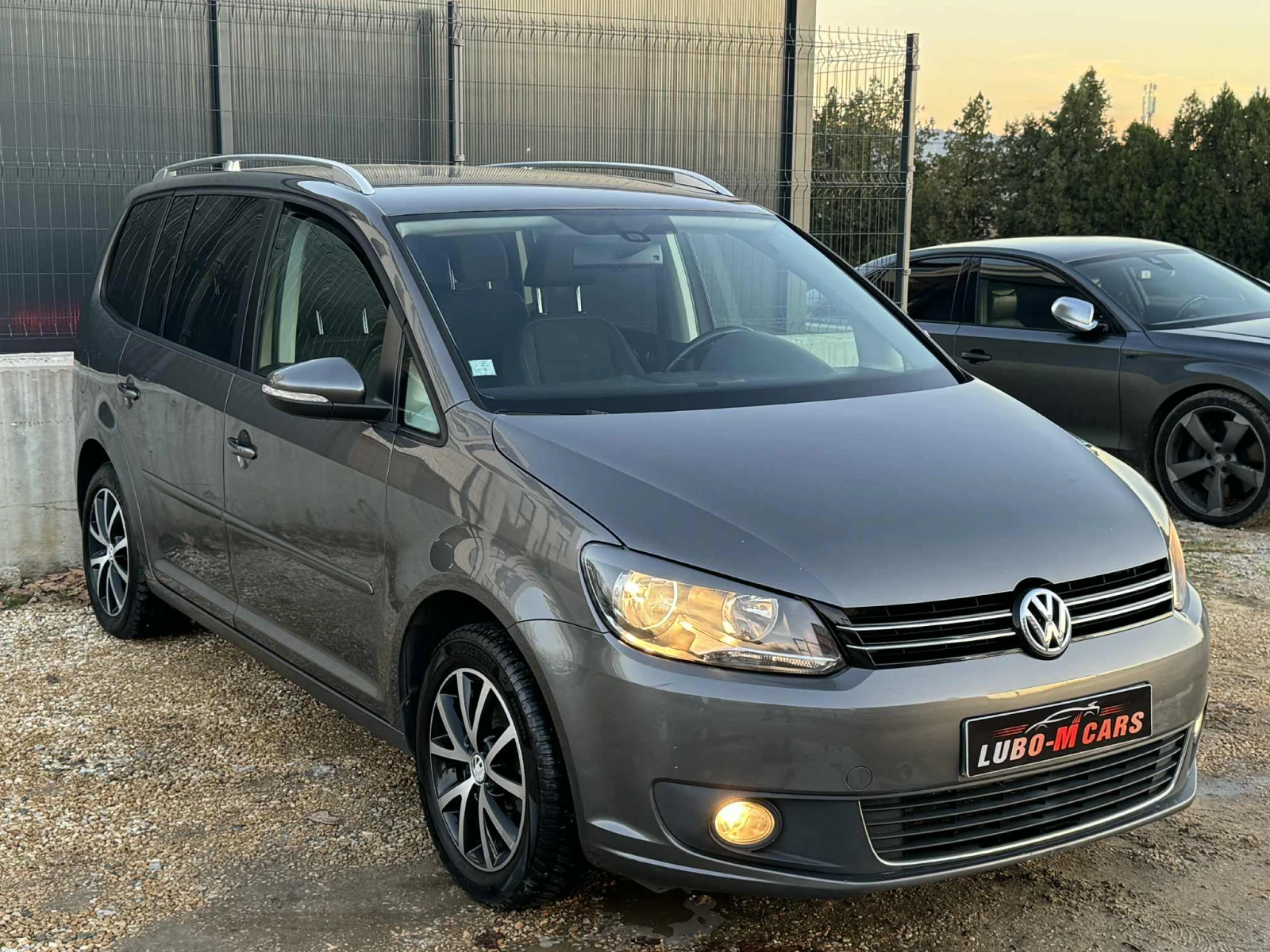 VW Touran 1.6TDI* 105* ТОП СЪСТОЯНИЕ*  - изображение 3