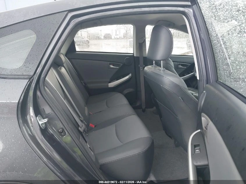 Toyota Prius 1.8l Five - изображение 8