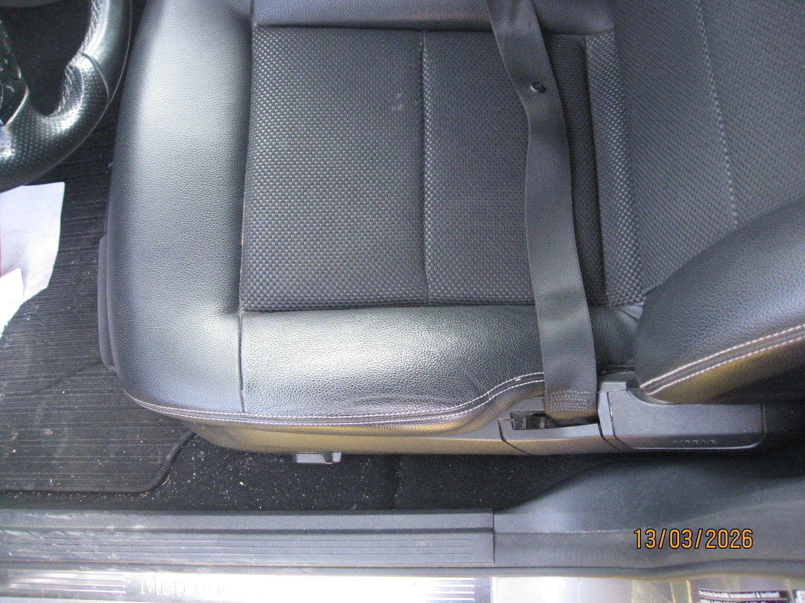 Mercedes-Benz E 250 4 MATIC 7G TRONIK, снимка 13 - Автомобили и джипове - 53827230