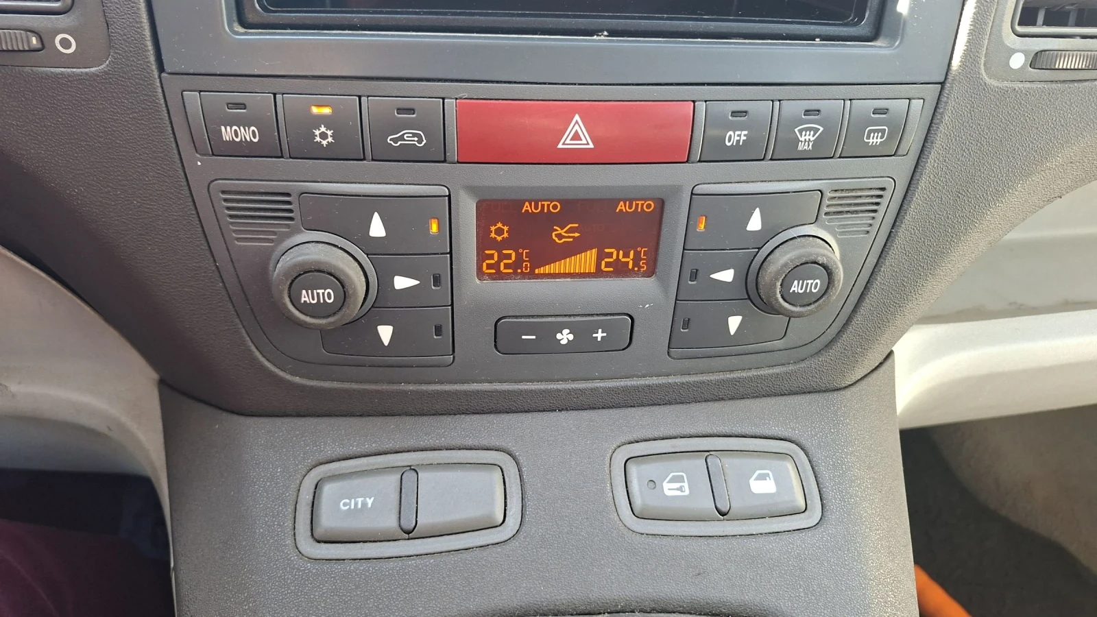 Fiat Idea, снимка 15 - Автомобили и джипове - 53827802