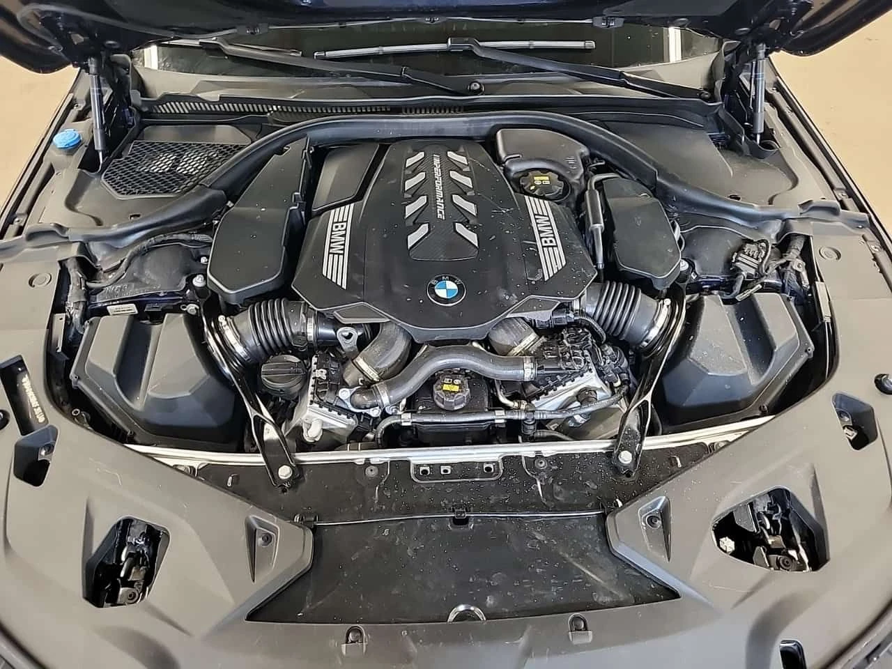 BMW 850 I XDRIVE| 360| HUD| AMBIENT| CARFAX , снимка 16 - Автомобили и джипове - 53889904