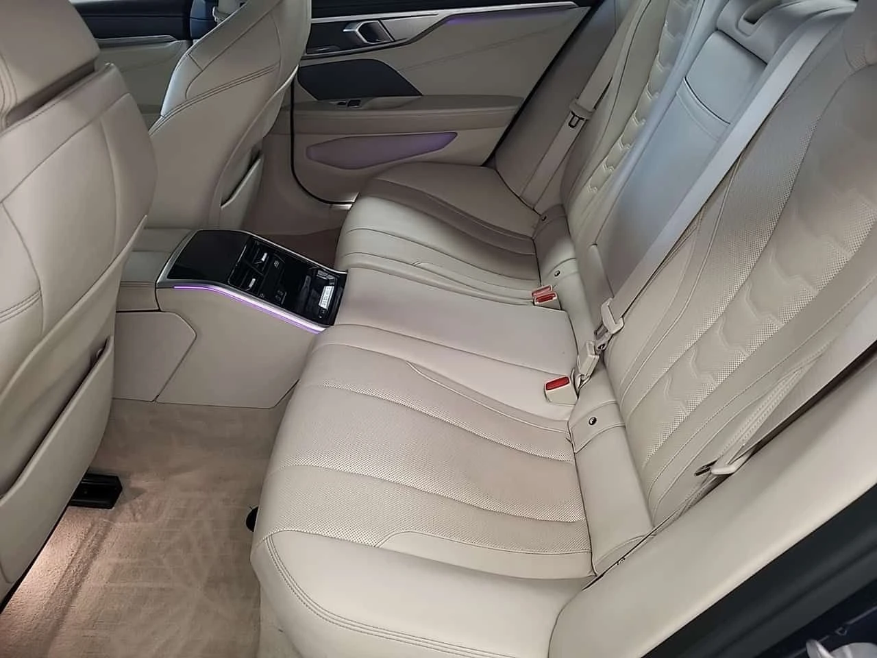 BMW 850 I XDRIVE| 360| HUD| AMBIENT| CARFAX , снимка 12 - Автомобили и джипове - 53889904