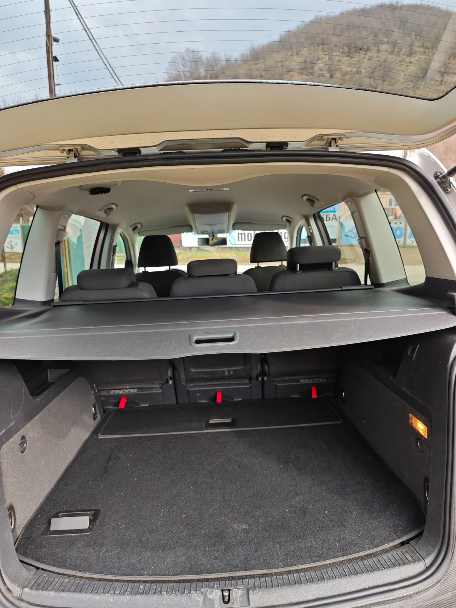 VW Touran 1.4I CNG-МЕТАН, снимка 6 - Автомобили и джипове - 54069771