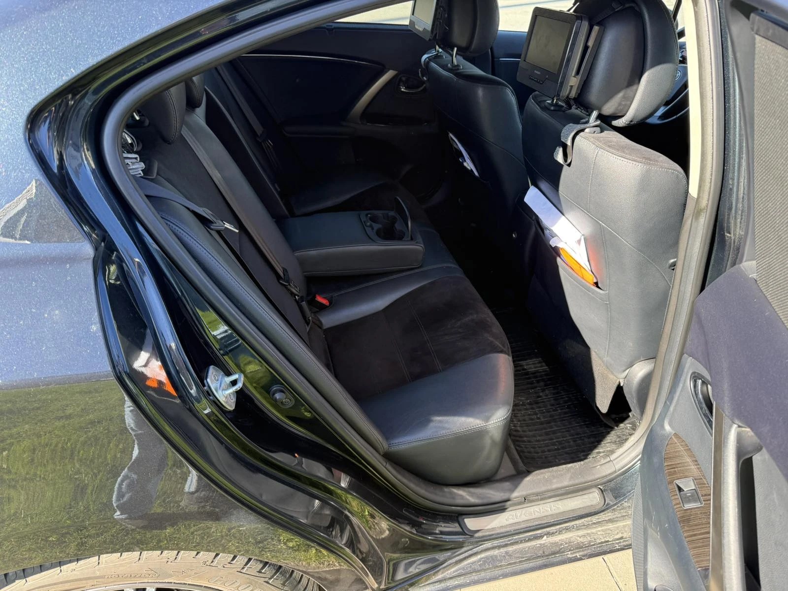 Toyota Avensis 2.2 D-CAT, снимка 12 - Автомобили и джипове - 54214712