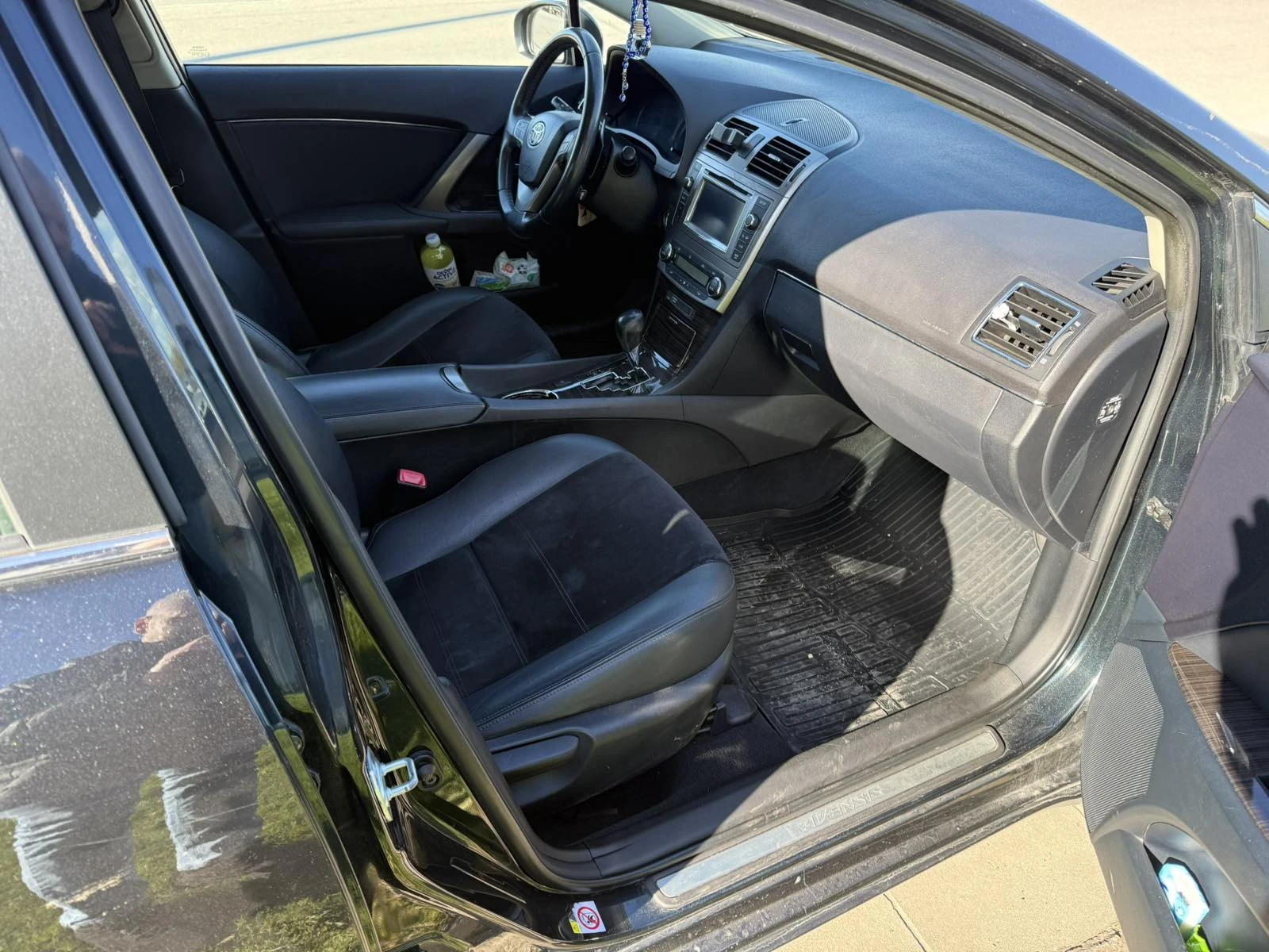 Toyota Avensis 2.2 D-CAT, снимка 13 - Автомобили и джипове - 54214712