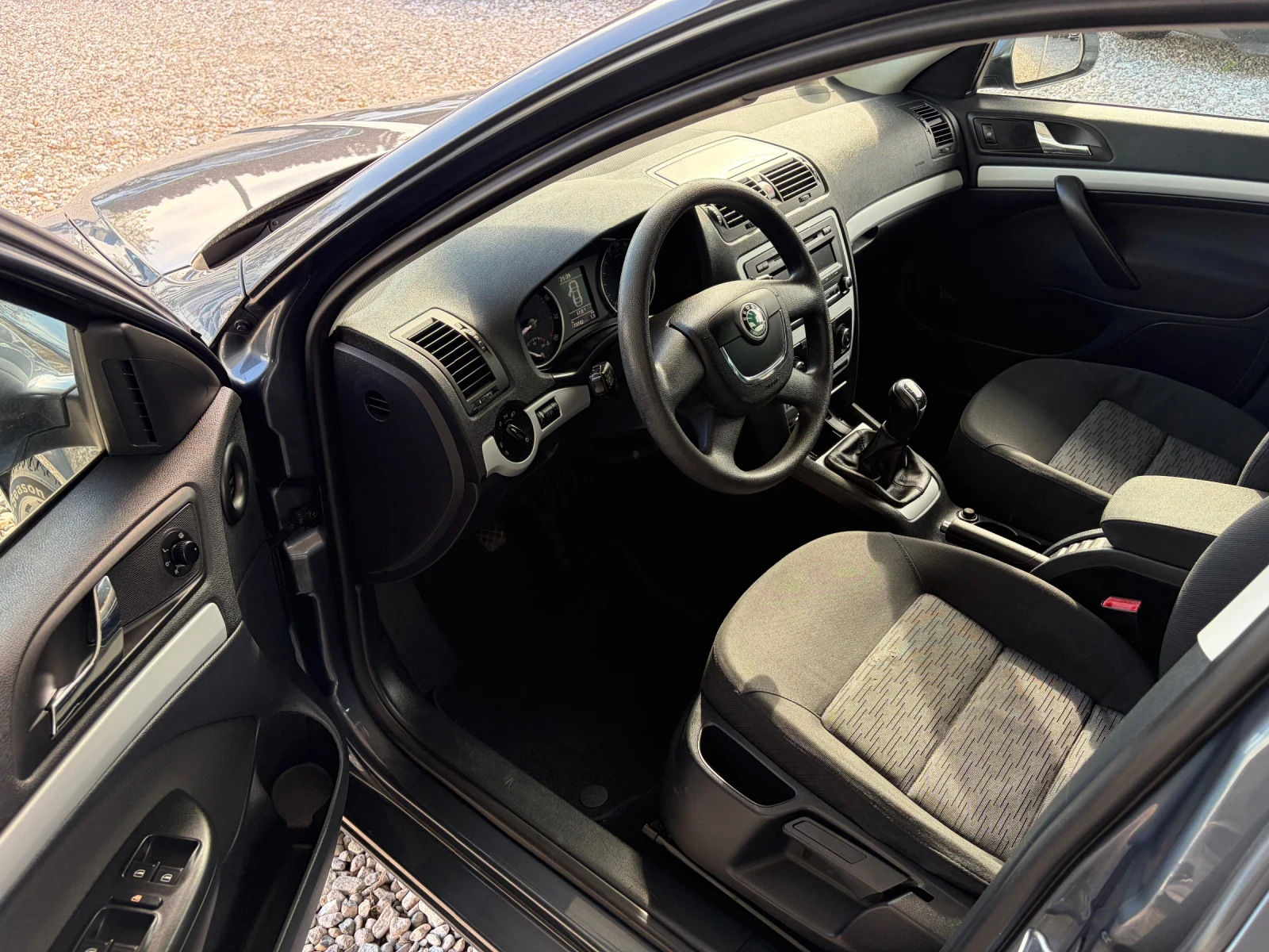 Skoda Octavia  1.8 T, снимка 2 - Автомобили и джипове - 54299548