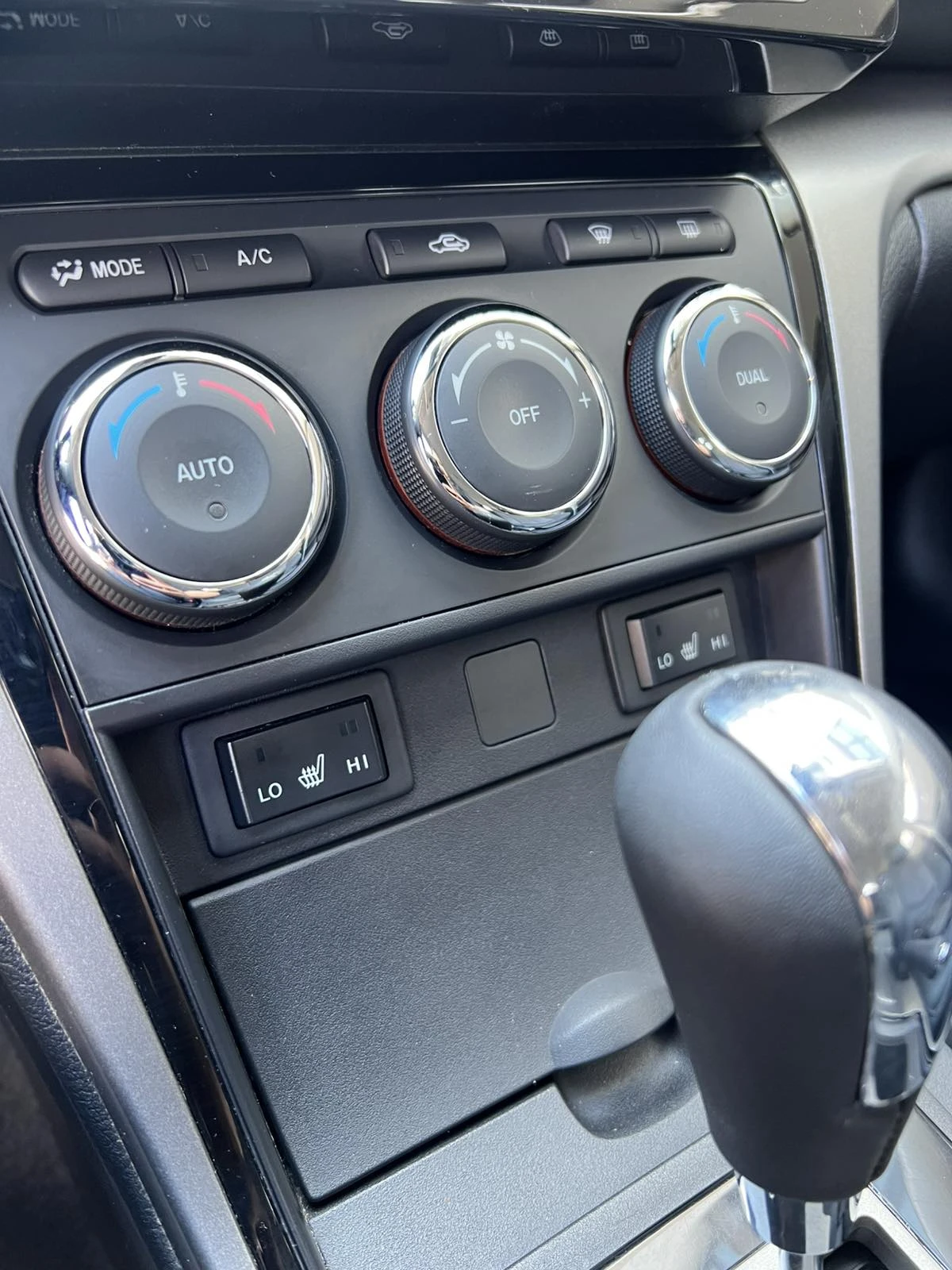 Mazda 6 2.0/Бензин/Автоматик, снимка 13 - Автомобили и джипове - 54343599