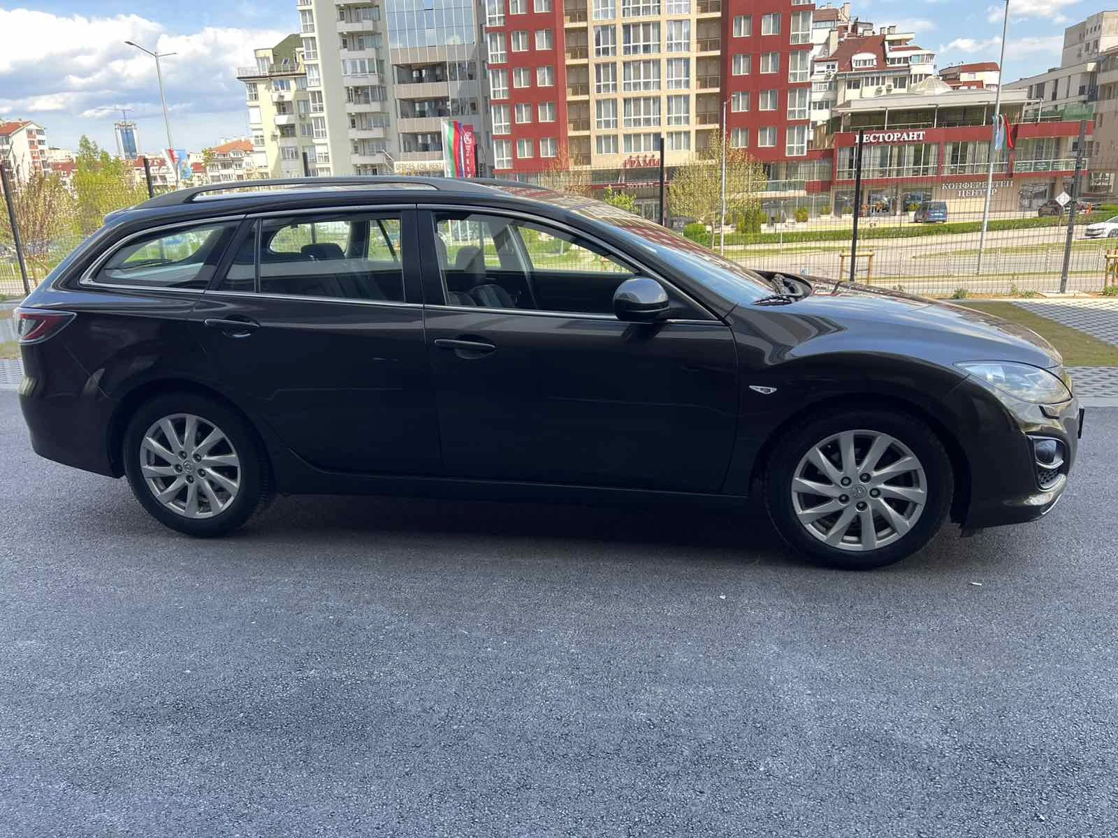 Mazda 6 2.0/Бензин/Автоматик, снимка 3 - Автомобили и джипове - 54343599