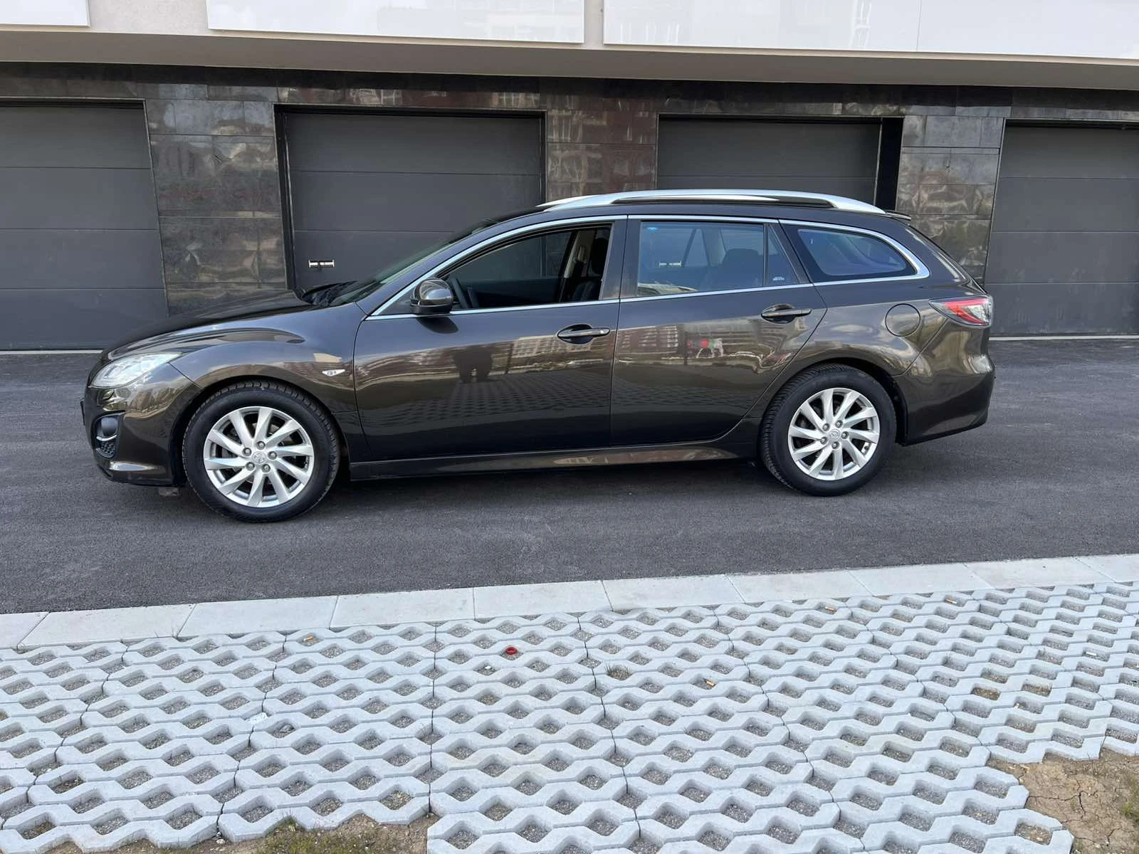 Mazda 6 2.0/Бензин/Автоматик, снимка 5 - Автомобили и джипове - 54343599