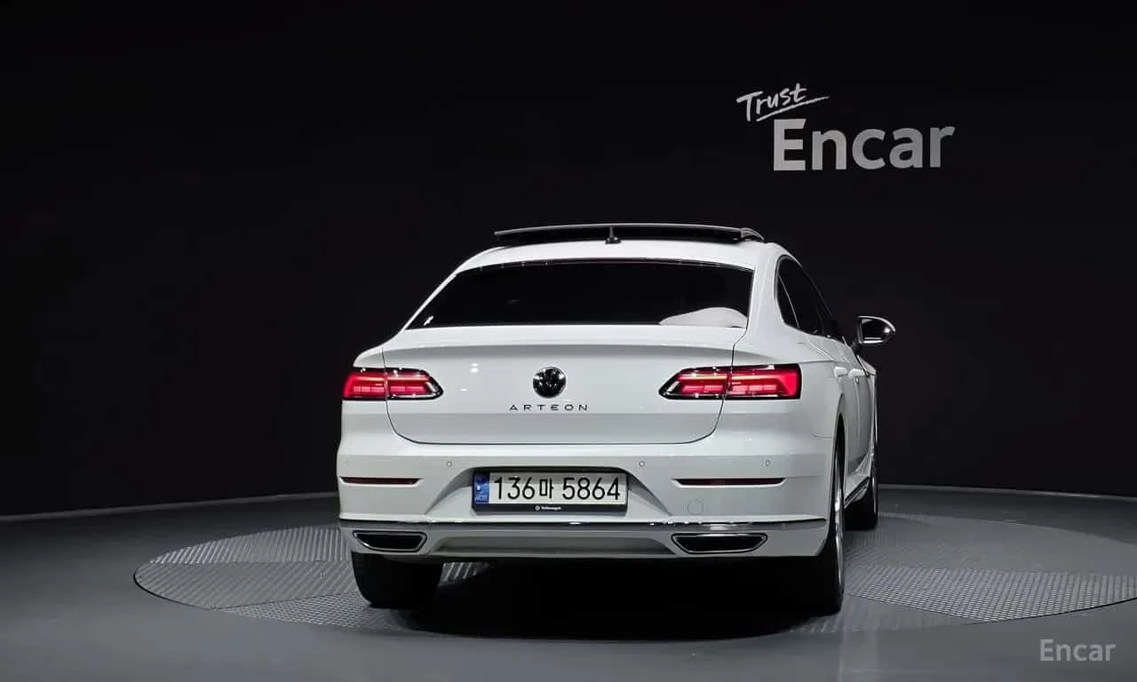 VW Arteon * 2.0 TDI Prestige * ОБДУХВАНЕ * 360 * ХЕДЪП, снимка 4 - Автомобили и джипове - 55559305
