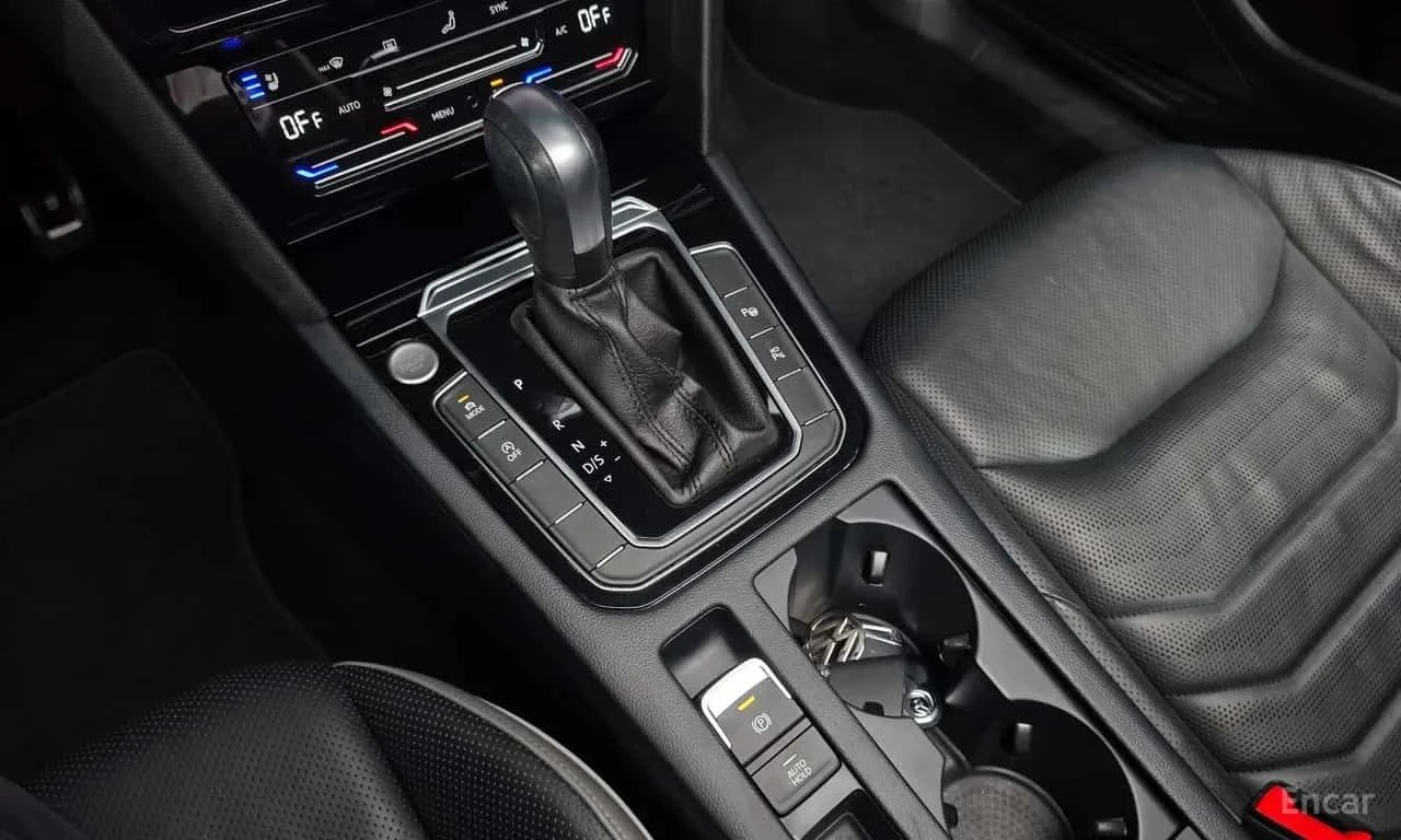 VW Arteon * 2.0 TDI Prestige * ОБДУХВАНЕ * 360 * ХЕДЪП, снимка 9 - Автомобили и джипове - 55559305