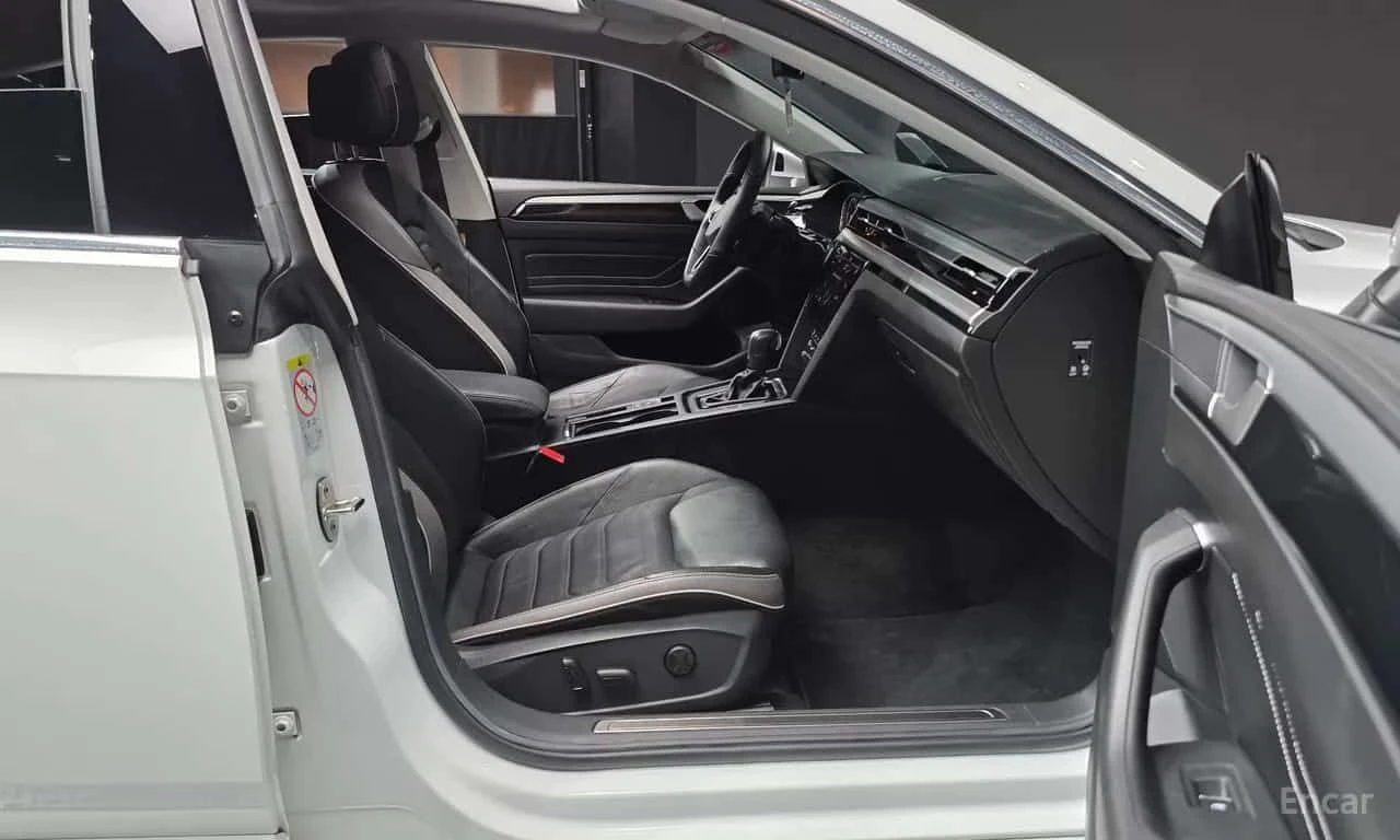 VW Arteon * 2.0 TDI Prestige * ОБДУХВАНЕ * 360 * ХЕДЪП, снимка 11 - Автомобили и джипове - 55559305