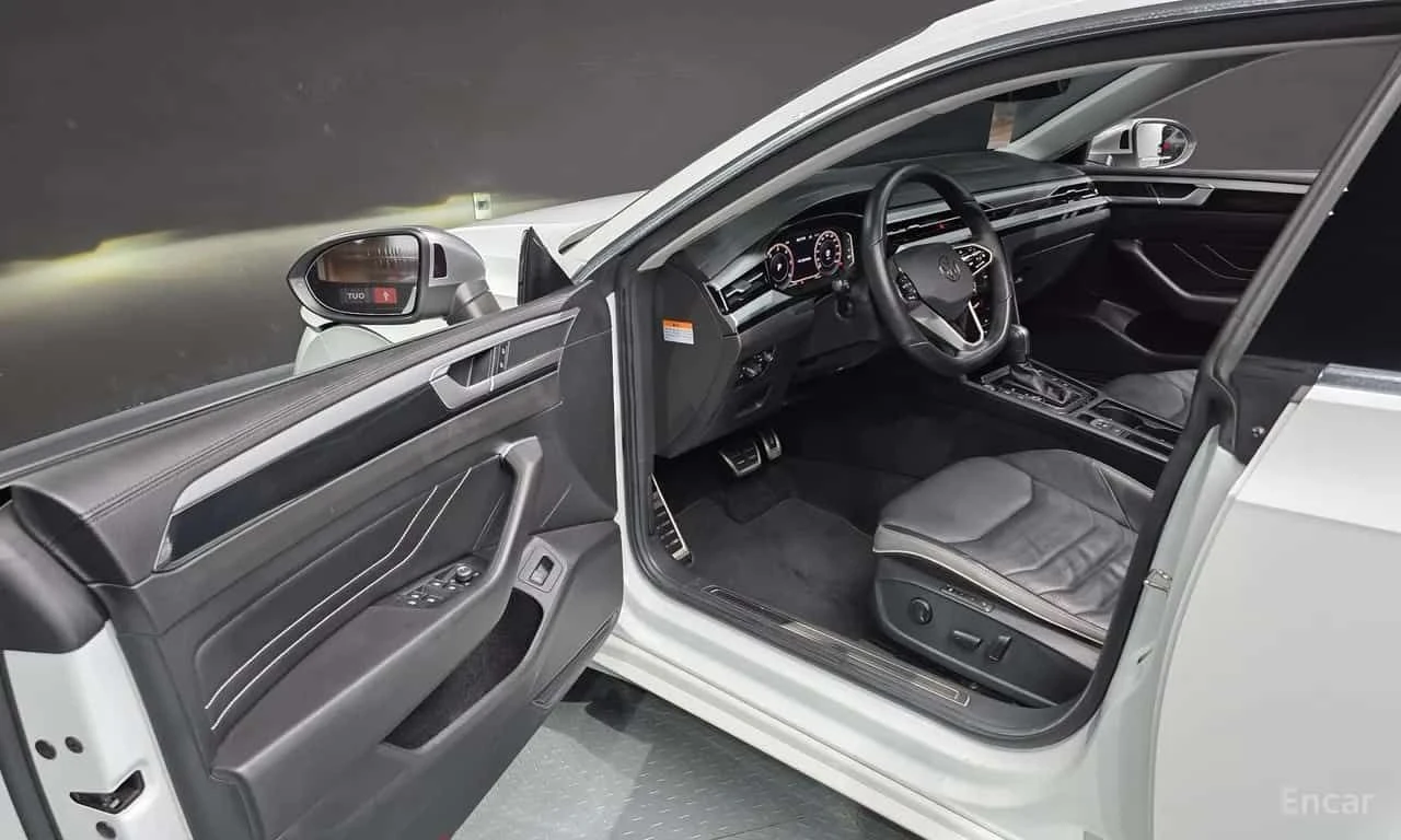 VW Arteon * 2.0 TDI Prestige * ОБДУХВАНЕ * 360 * ХЕДЪП, снимка 10 - Автомобили и джипове - 55559305