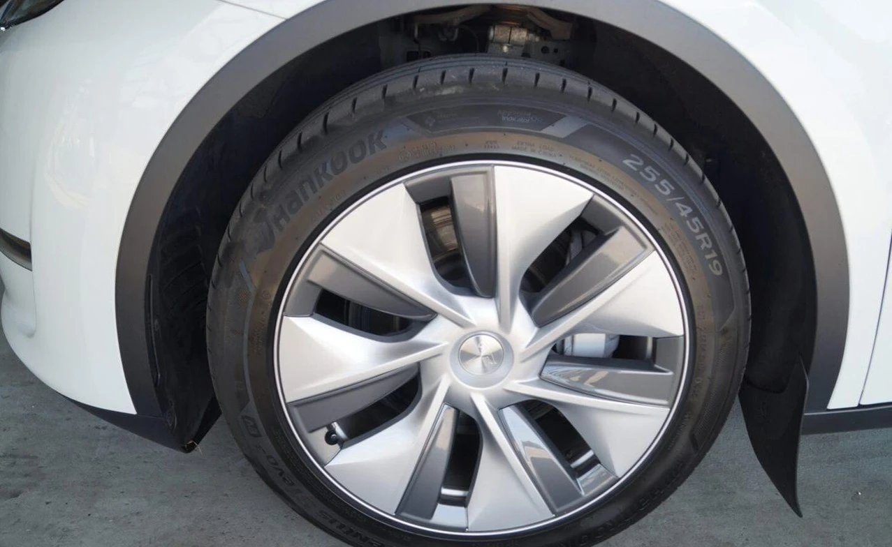 Tesla Model Y Long Range AWD, снимка 13 - Автомобили и джипове - 56160192