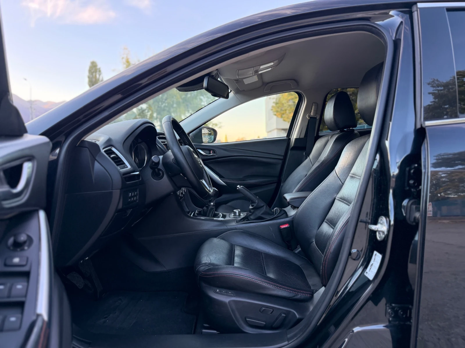 Mazda 6 2.2D/КОЖА/KEYLESS/BOSE, снимка 9 - Автомобили и джипове - 56637474