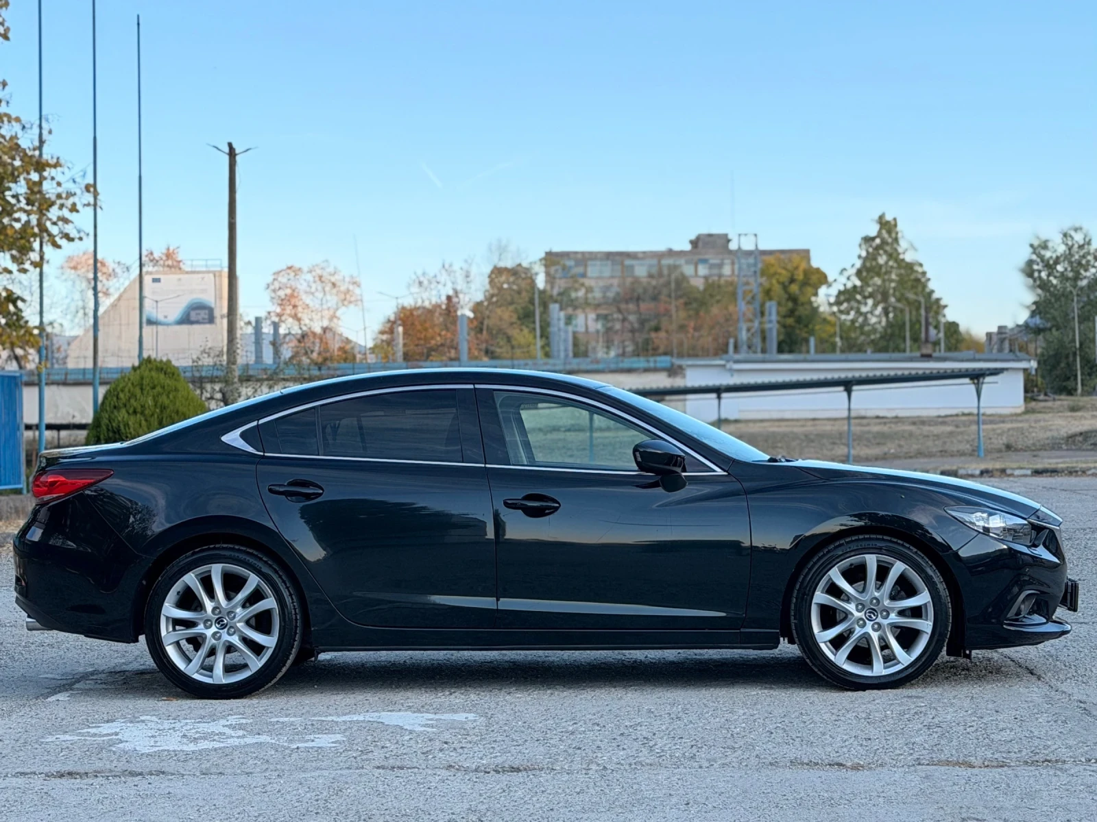 Mazda 6 2.2D/КОЖА/KEYLESS/BOSE, снимка 6 - Автомобили и джипове - 56637474